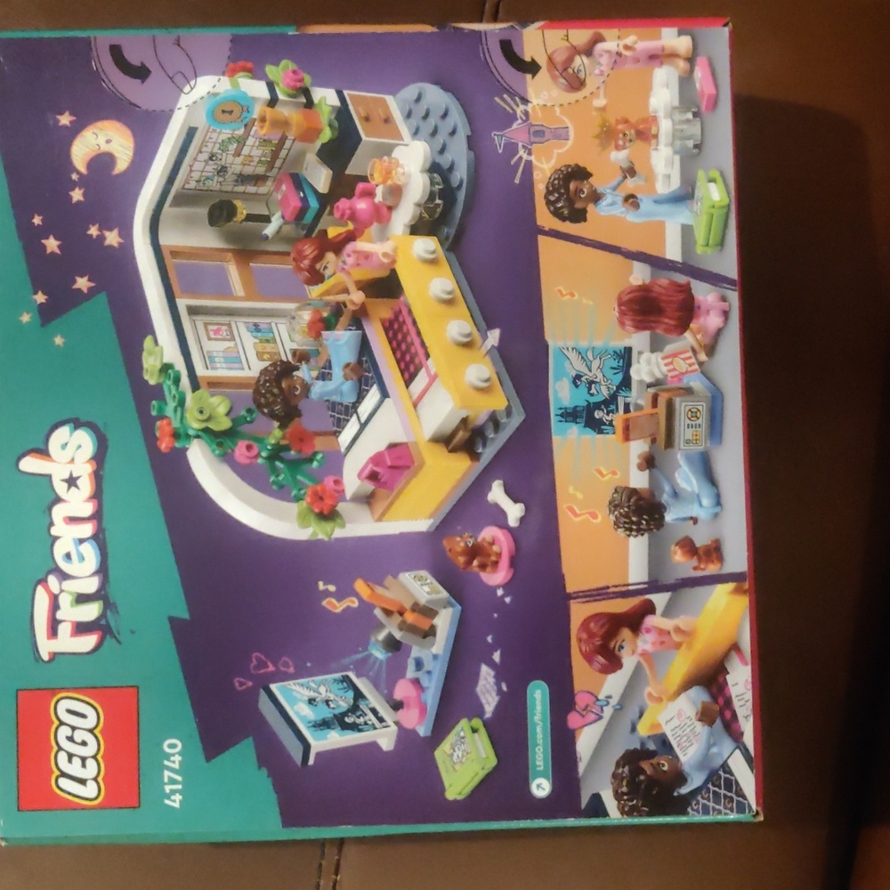 New!LEGO Friends Aliya & Paisley Building Set Y2K Girlhoodcore Fine Motor Develo - Picture 4 of 9